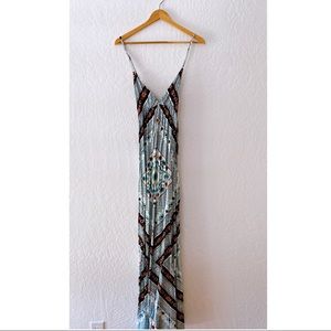 Cross back maxi summer dress ☀️